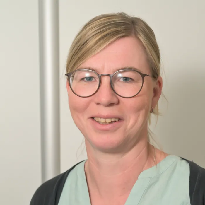 Portrait von Grit Huesmann, Dipl.-Ing. (FH) Bauingenieurin