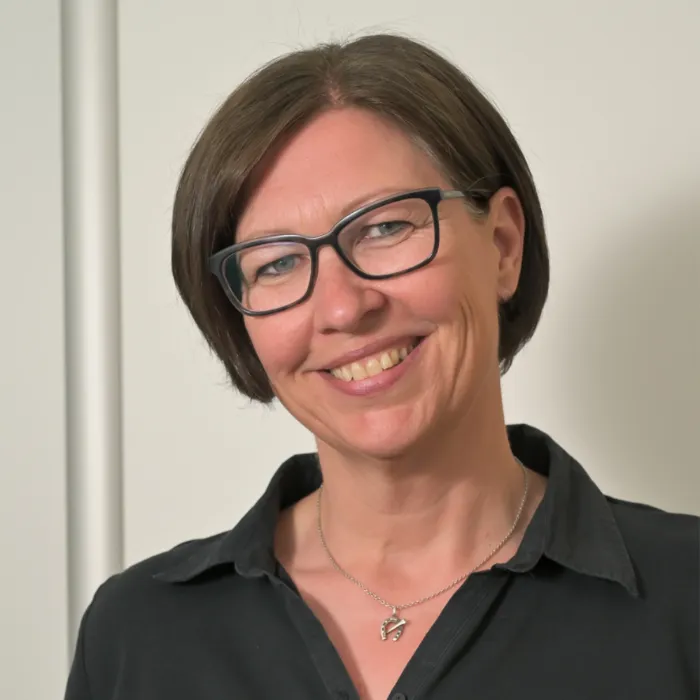 Portrait von Silke Petersen, Bürokauffrau, Büroleitung